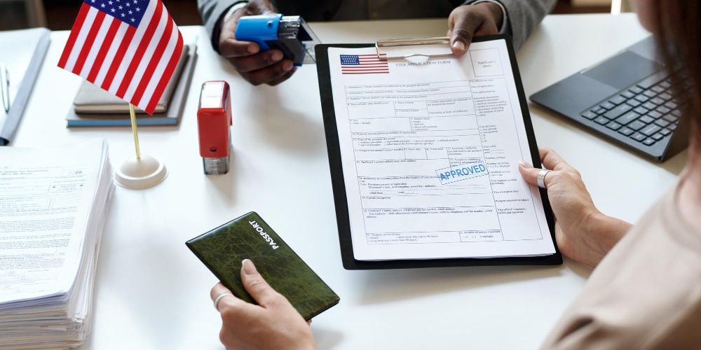 EB-5最後機會?特朗普鐵腕收緊綠卡發放 移民美國必須盡快遞交申請|胡康邦移民顧問